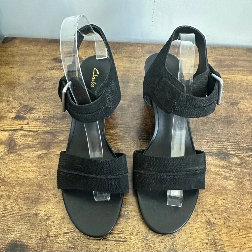 Clarks Womens Karseahi Sandal 7.5 Black Textured‎ Block Heel Sandals Leather New